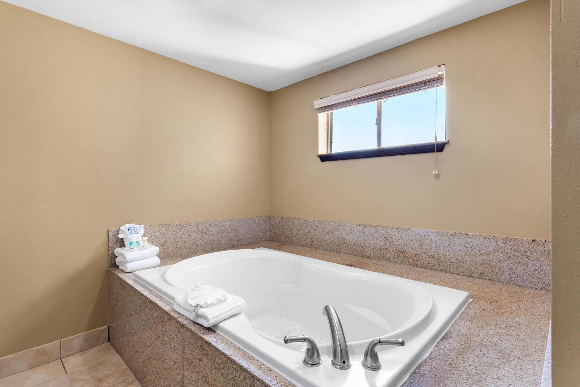 Comfort Suites Yukon - Sw Oklahoma City Kültér fotó