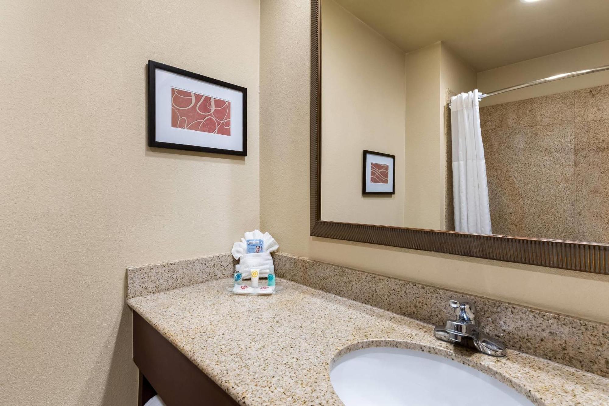 Comfort Suites Yukon - Sw Oklahoma City Kültér fotó